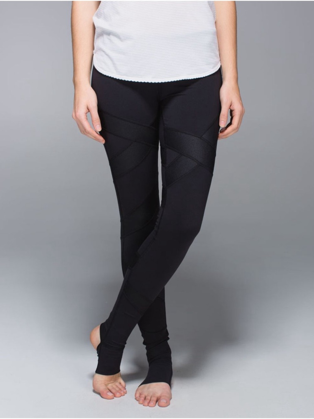 Lululemon Wunder Under Leggings in Black with Foot Strap